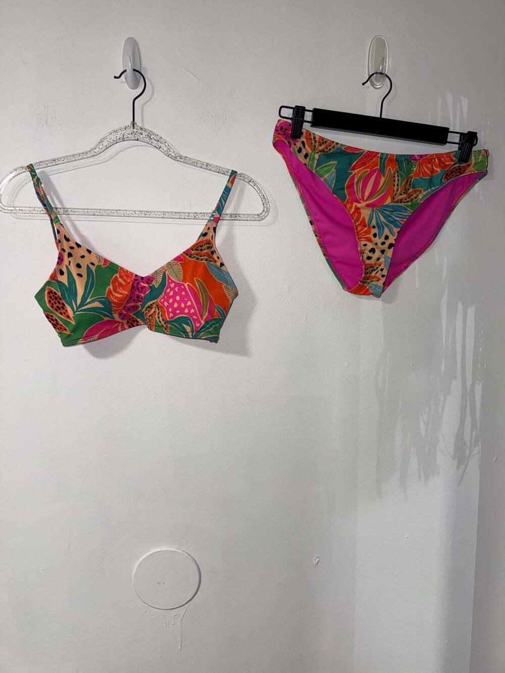 Hurley Tropical Print Bikini Swimsuit Top and Bottom Set